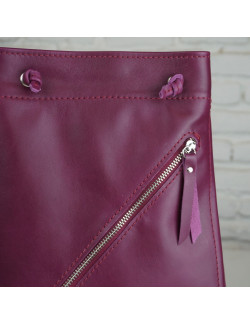 Talego color púrpura cosido en burdeos claro