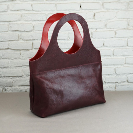 CIRO en color burdeos combinado con rojo