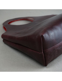 CIRO en color burdeos combinado con rojo