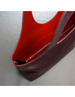 CIRO en color burdeos combinado con rojo