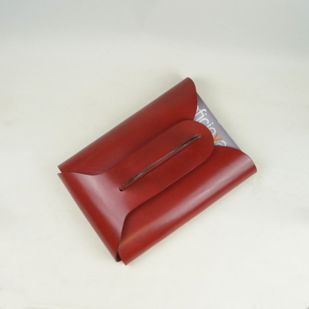 Revistero Tartera en color cereza