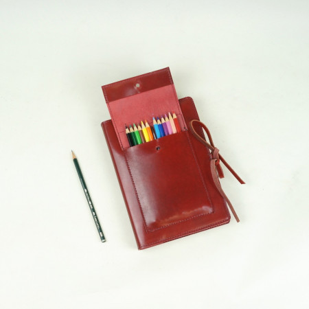 Elena en color cereza