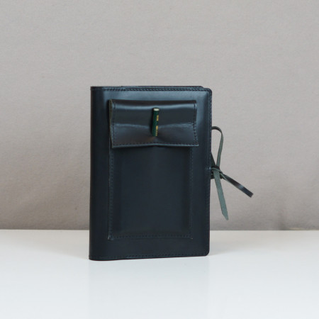 Elena en color negro