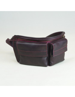 Alforja Ana color berenjena cosida con hilo burdeos claro