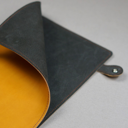 Dosier en color amarillo