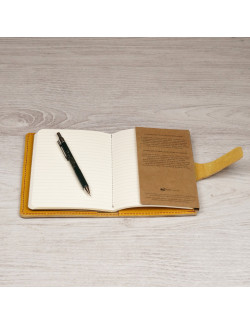 Libreta A6 en color amarillo