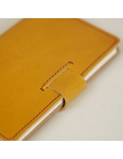 Libreta A6 en color amarillo