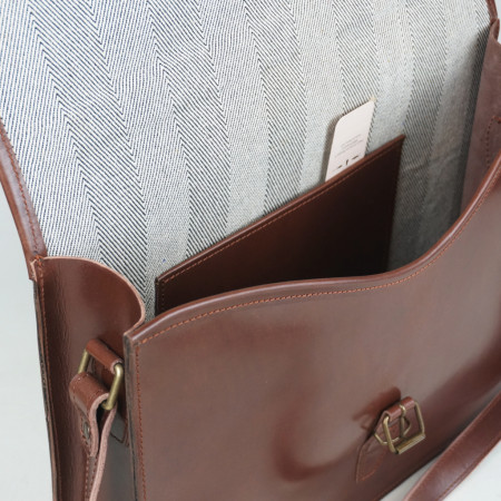 Cartera Prieto en color tabaco