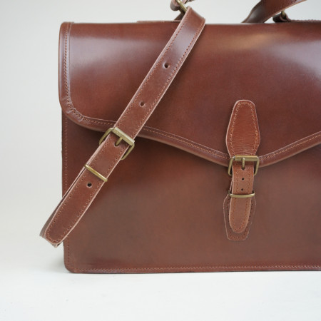 Cartera Prieto en color tabaco