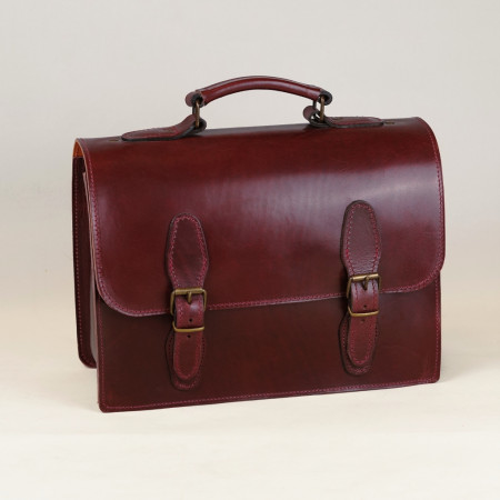 Tartera color burdeos