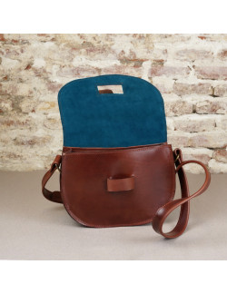 Enora en color tabaco con forro azul