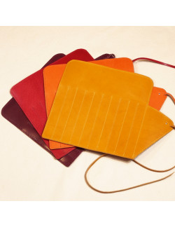 Gianni abierto en burdeos, magenta, naranja y amarillo