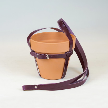 Macetero en color burdeos