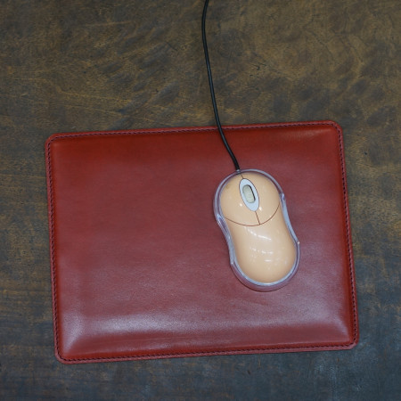 Alfombrilla en color cereza