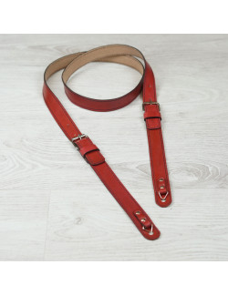 Correa para cuello en color cereza