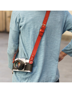 Correa para cuello en color cereza