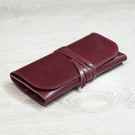 Funda de herramientas en color burdeos