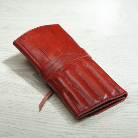 Funda de herramientas en color cereza