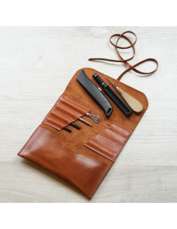 Funda de herramientas en color original, no incluye las herramientas