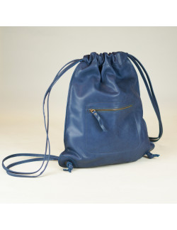 Saco en color azul cosido en negro