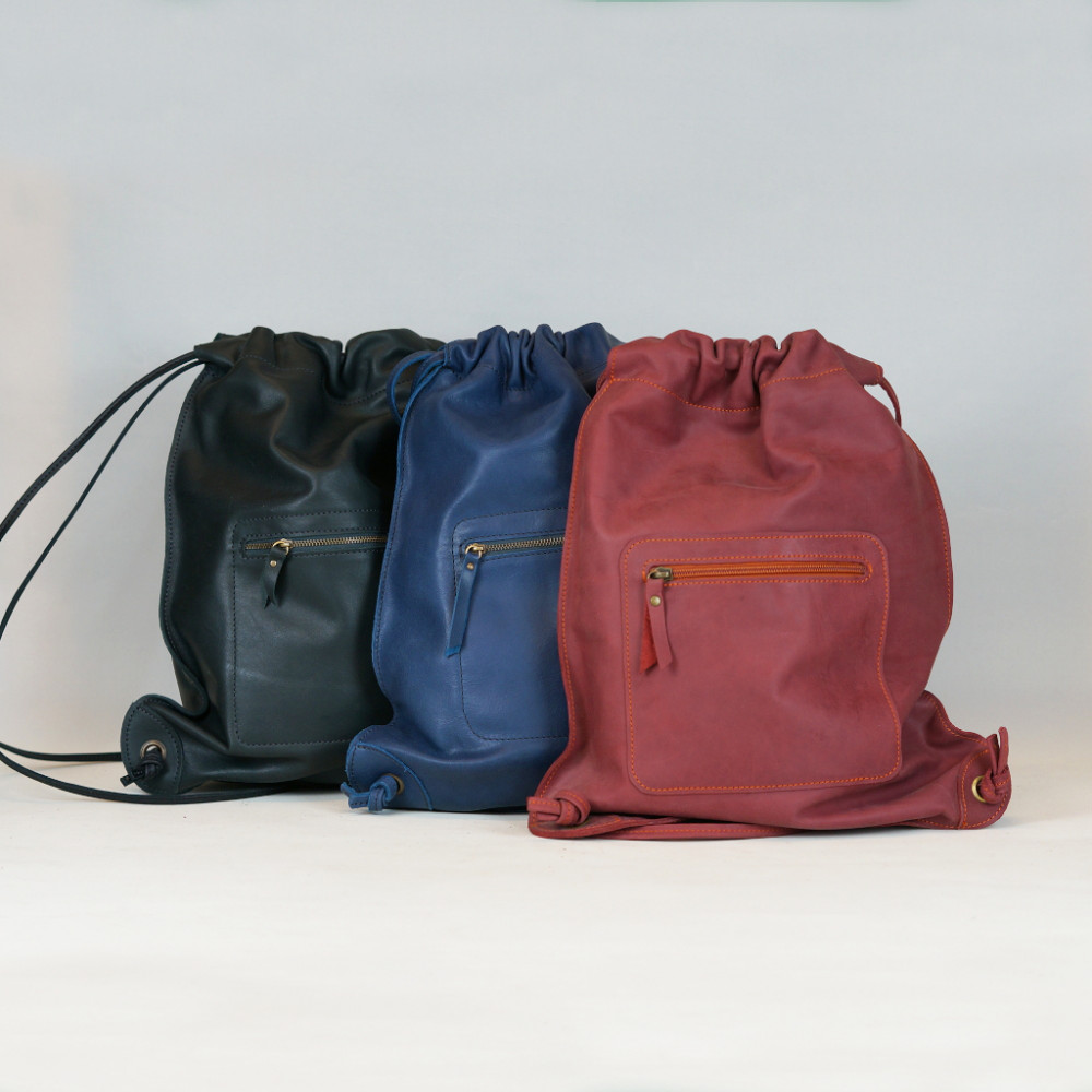 Saco en negro, azul y granate