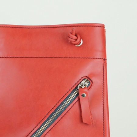 Talego color rojo cosido en burdeos claro