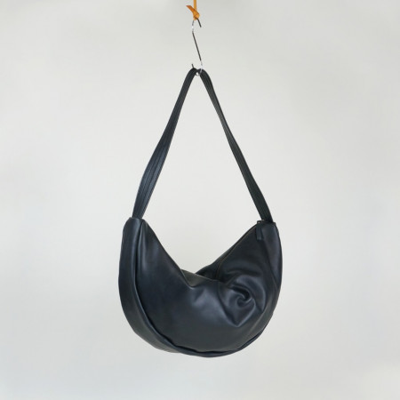 Conchita en color negro