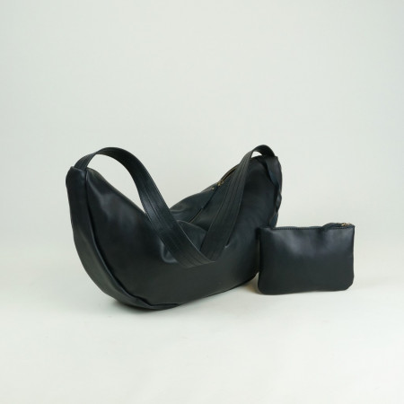 Conchita en color negro