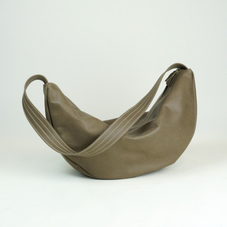 Conchita en color gris