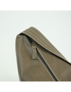 Conchita en color gris