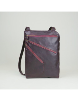 Octavia en color berenjena cosida en burdeos