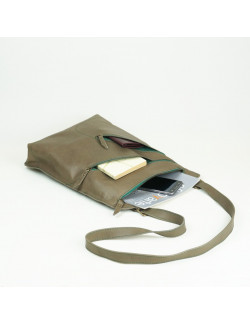 Octavia en color gris cosida en verde oscuro