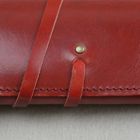 Plumier en piel cereza