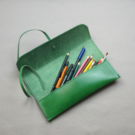 Plumier en piel verde