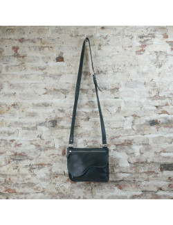 Gabi en negro cosido en turquesa