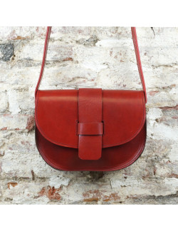 Enora en color cereza