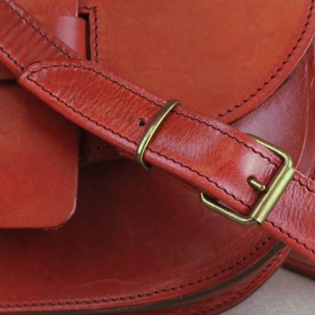 Enora en color cereza