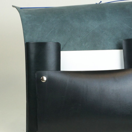 Carpeta de gomas en color negro