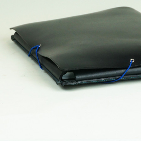 Carpeta de gomas en color negro