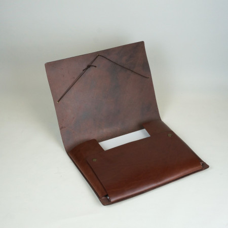 Carpeta de gomas en color tabaco