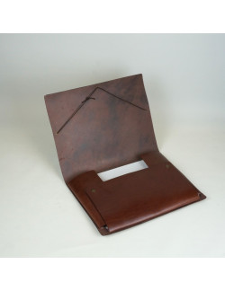 Carpeta de gomas en color tabaco