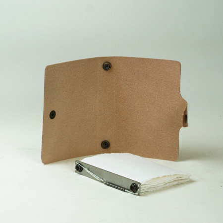 Piel i Papel 001 en color miel