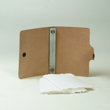 Piel i Papel 001 en color miel