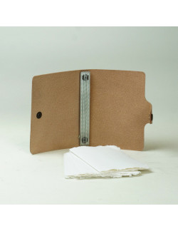 Piel i Papel 001 en color miel