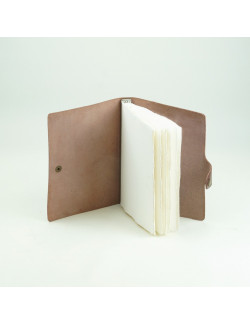 Piel i Papel 002 en color tabaco