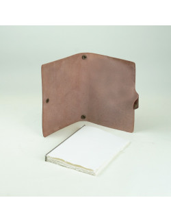 Piel i Papel 002 en color tabaco