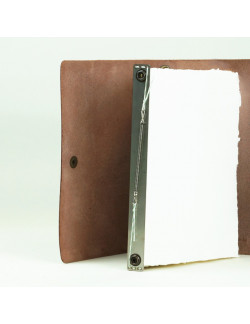 Piel i Papel 002 en color tabaco