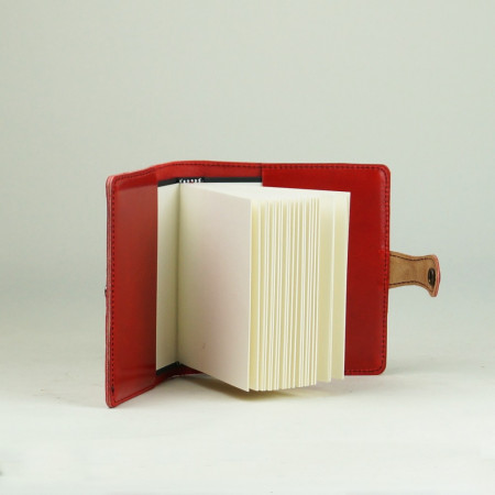 Libro Cuadrado en rojo